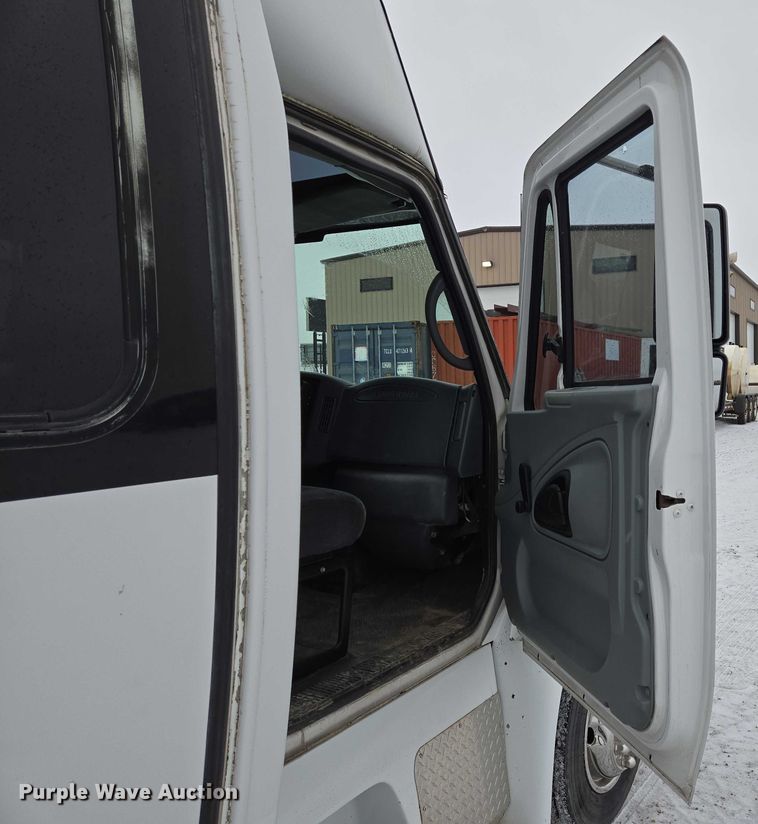 image for item EB1199 2004 International 3200 shuttle bus