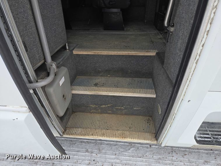 image for item EB1199 2004 International 3200 shuttle bus