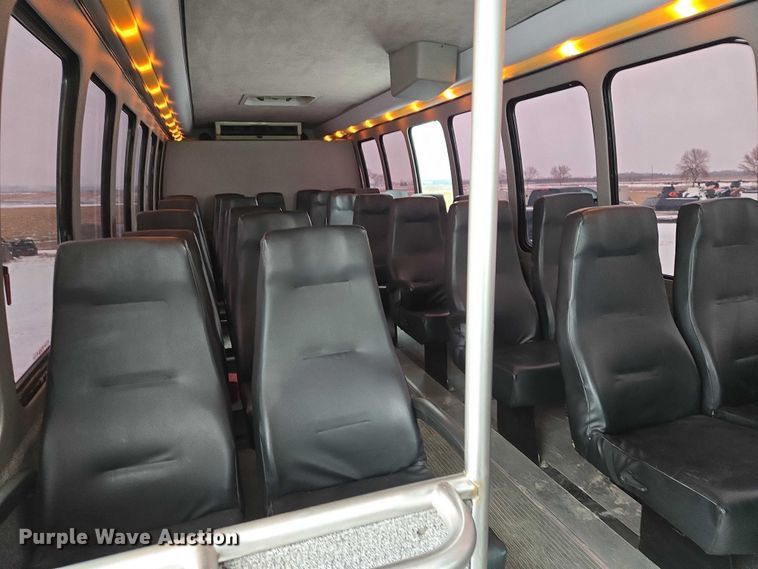 image for item EB1199 2004 International 3200 shuttle bus