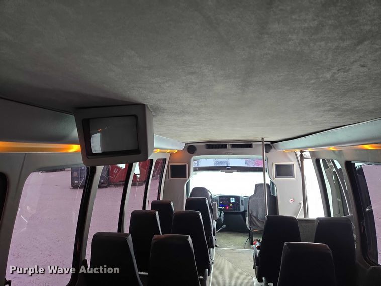 image for item EB1199 2004 International 3200 shuttle bus