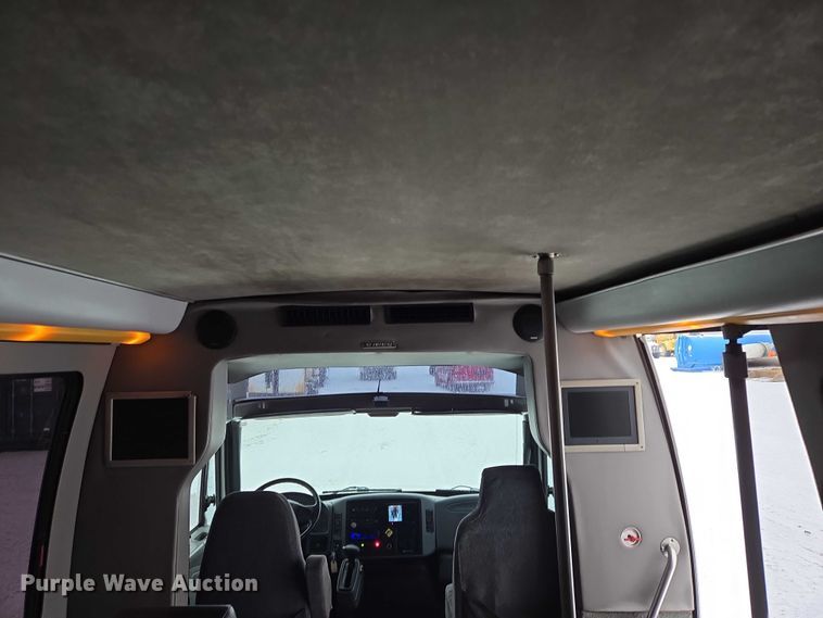 image for item EB1199 2004 International 3200 shuttle bus