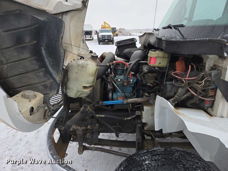 image for item EB1199 2004 International 3200 shuttle bus