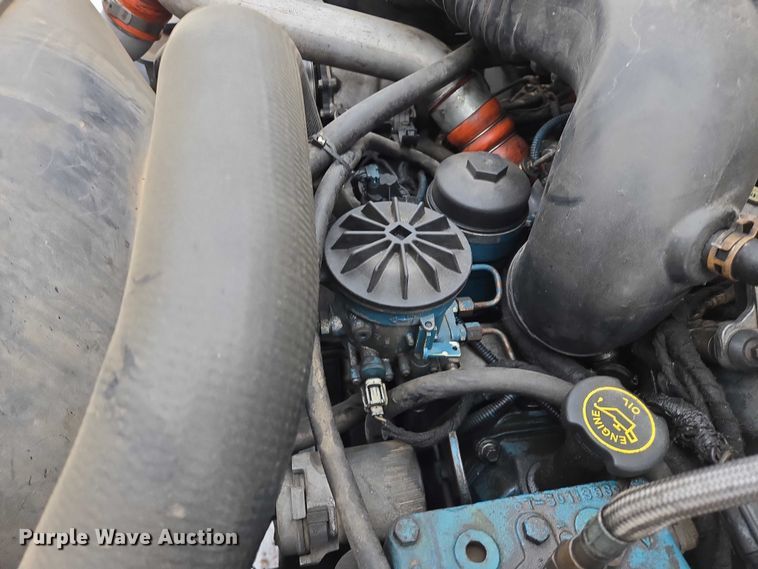 image for item EB1199 2004 International 3200 shuttle bus