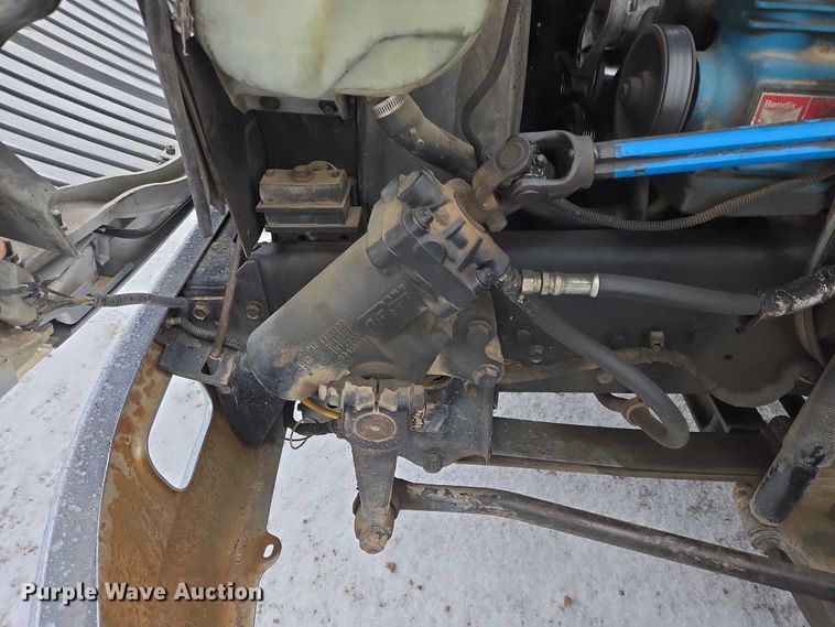 image for item EB1199 2004 International 3200 shuttle bus