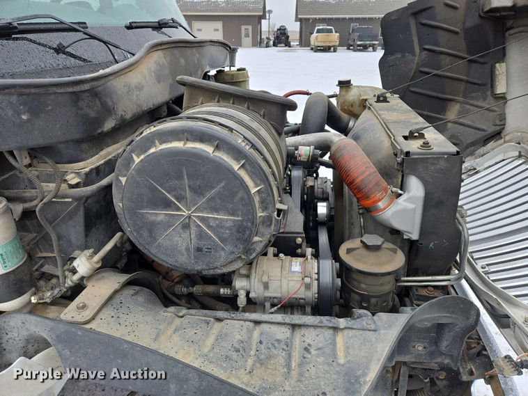 image for item EB1199 2004 International 3200 shuttle bus