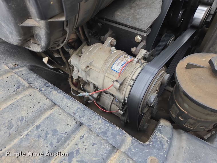 image for item EB1199 2004 International 3200 shuttle bus