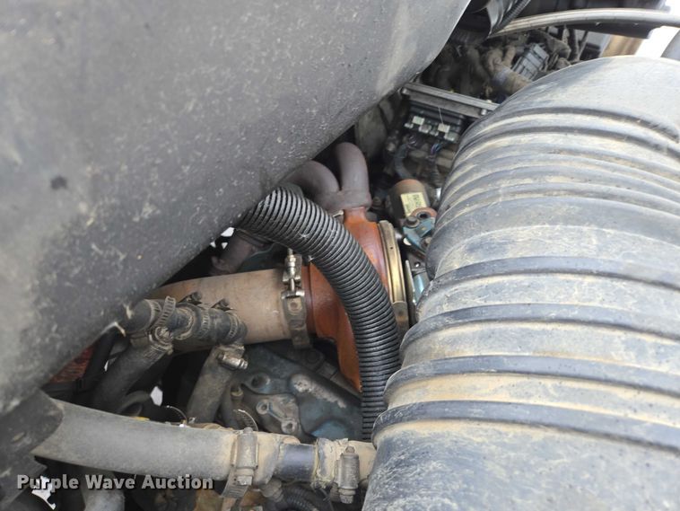 image for item EB1199 2004 International 3200 shuttle bus