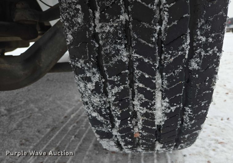 image for item EB1199 2004 International 3200 shuttle bus