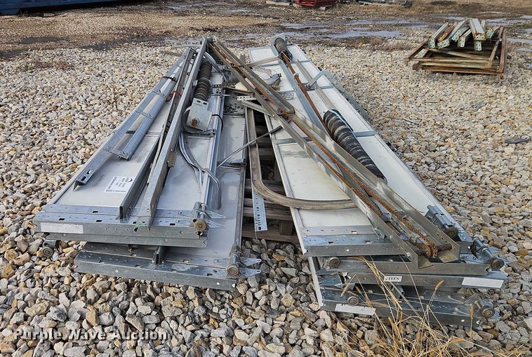 image for item EB8466 Overhead garage door