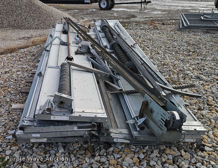 image for item EB8466 Overhead garage door