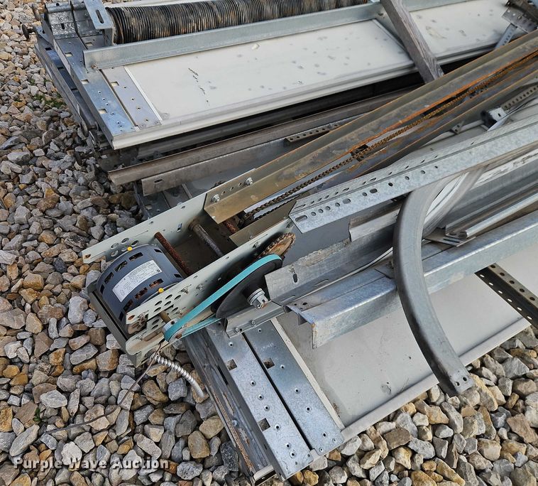 image for item EB8466 Overhead garage door