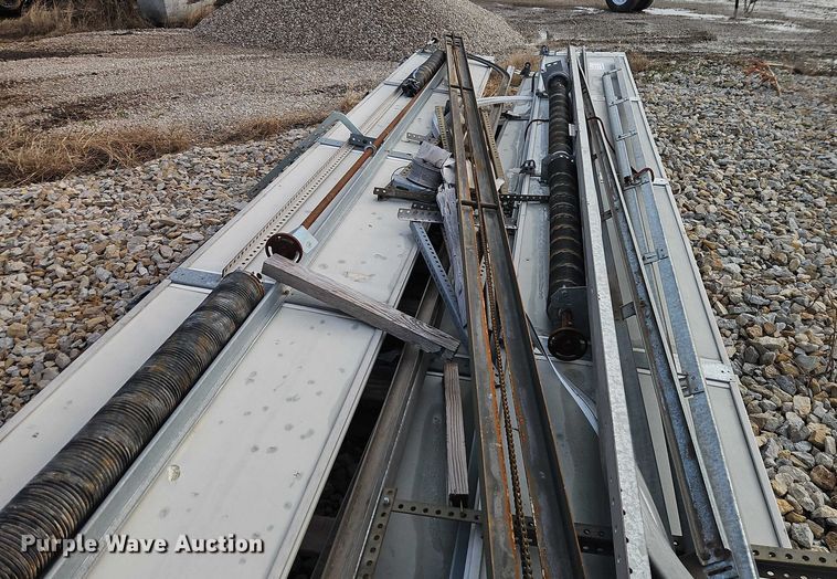 image for item EB8466 Overhead garage door