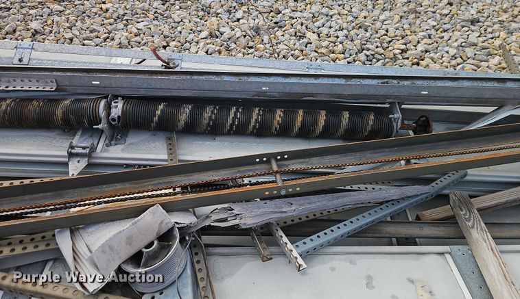 image for item EB8466 Overhead garage door