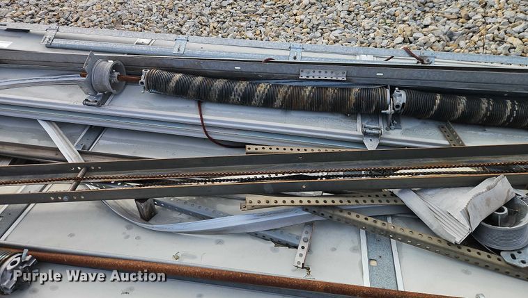 image for item EB8466 Overhead garage door