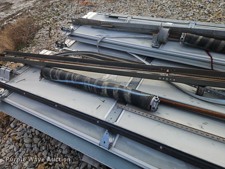 image for item EB8466 Overhead garage door