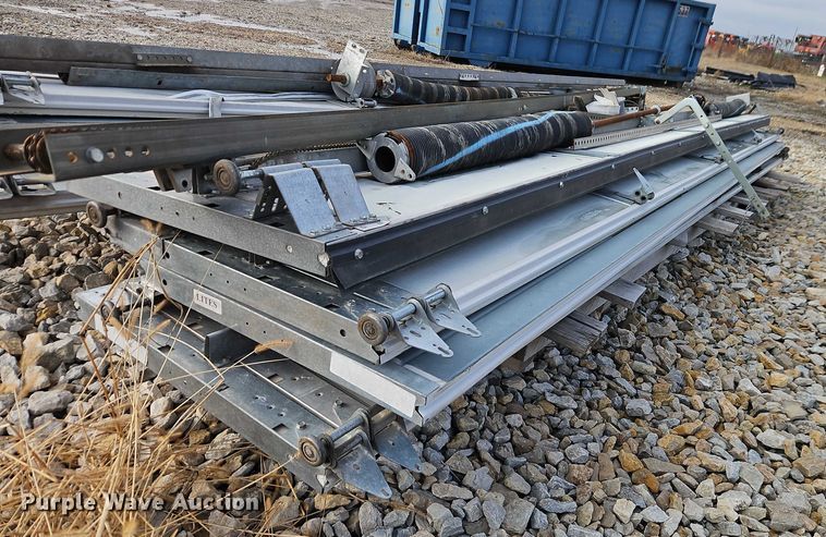 image for item EB8466 Overhead garage door