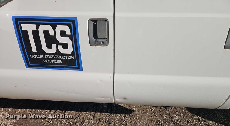 image for item EB8470 2008 Ford F350 Super Duty pickup truck cab and chassis