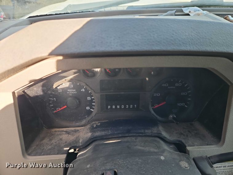 image for item EB8470 2008 Ford F350 Super Duty pickup truck cab and chassis