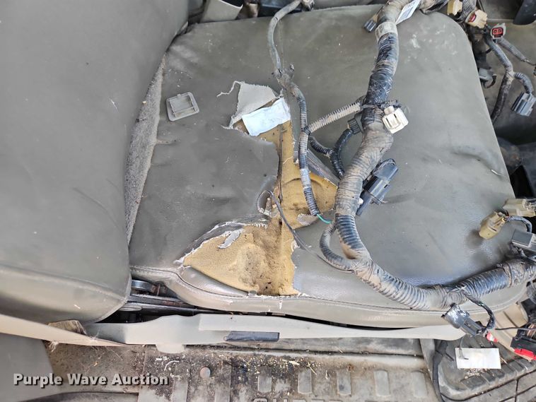 image for item EB8470 2008 Ford F350 Super Duty pickup truck cab and chassis