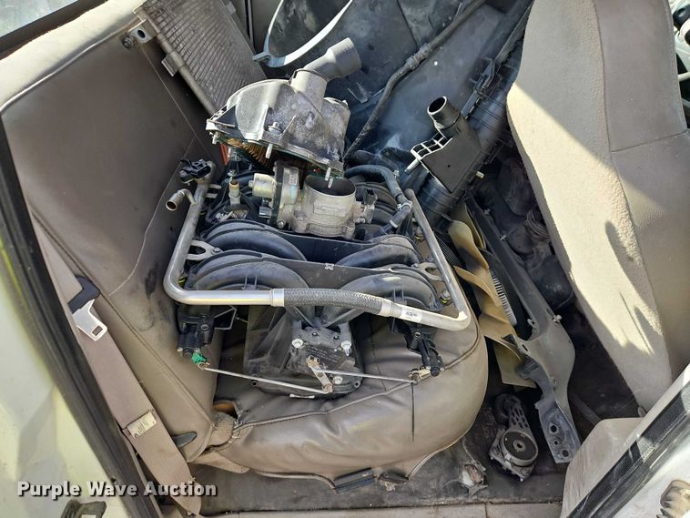 image for item EB8470 2008 Ford F350 Super Duty pickup truck cab and chassis