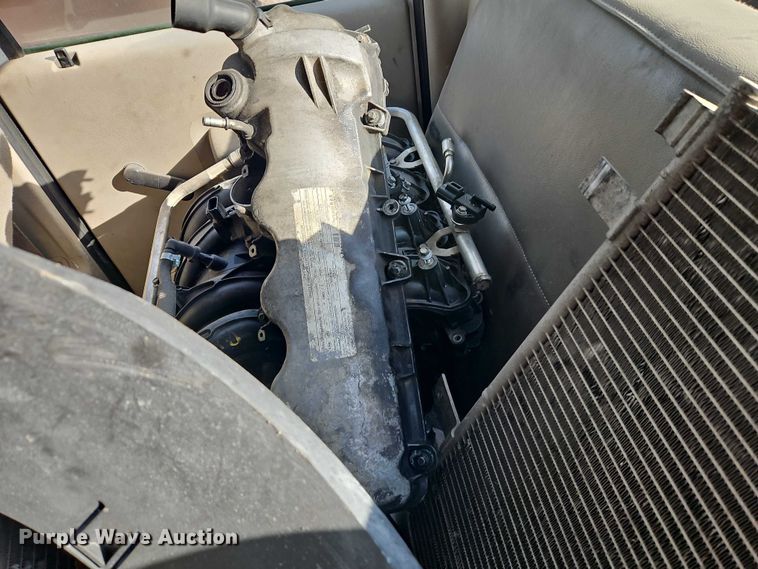 image for item EB8470 2008 Ford F350 Super Duty pickup truck cab and chassis