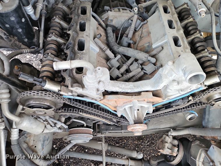 image for item EB8470 2008 Ford F350 Super Duty pickup truck cab and chassis