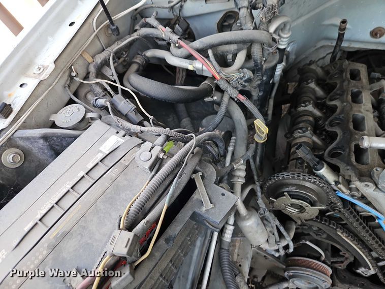 image for item EB8470 2008 Ford F350 Super Duty pickup truck cab and chassis