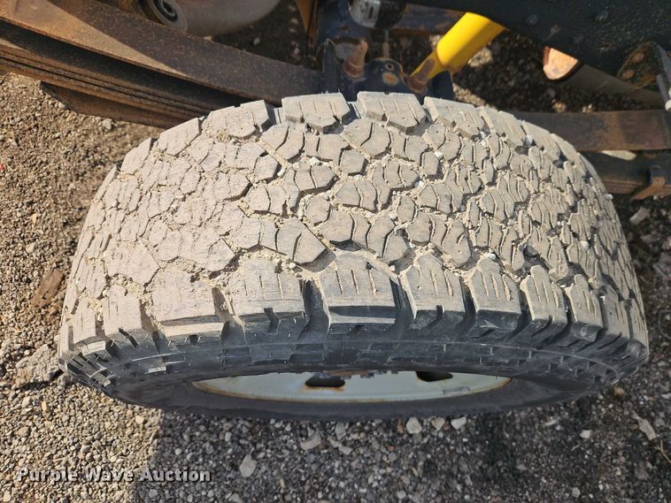 image for item EB8470 2008 Ford F350 Super Duty pickup truck cab and chassis