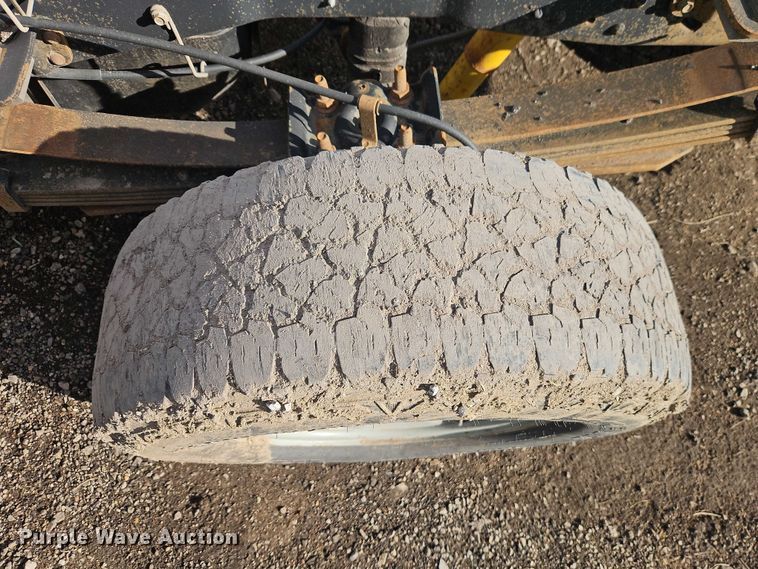 image for item EB8470 2008 Ford F350 Super Duty pickup truck cab and chassis