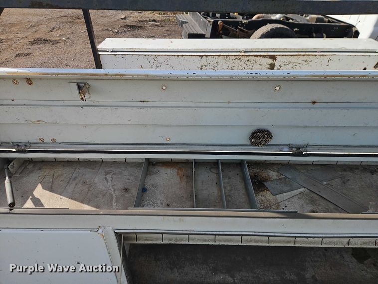 image for item EB8470 2008 Ford F350 Super Duty pickup truck cab and chassis