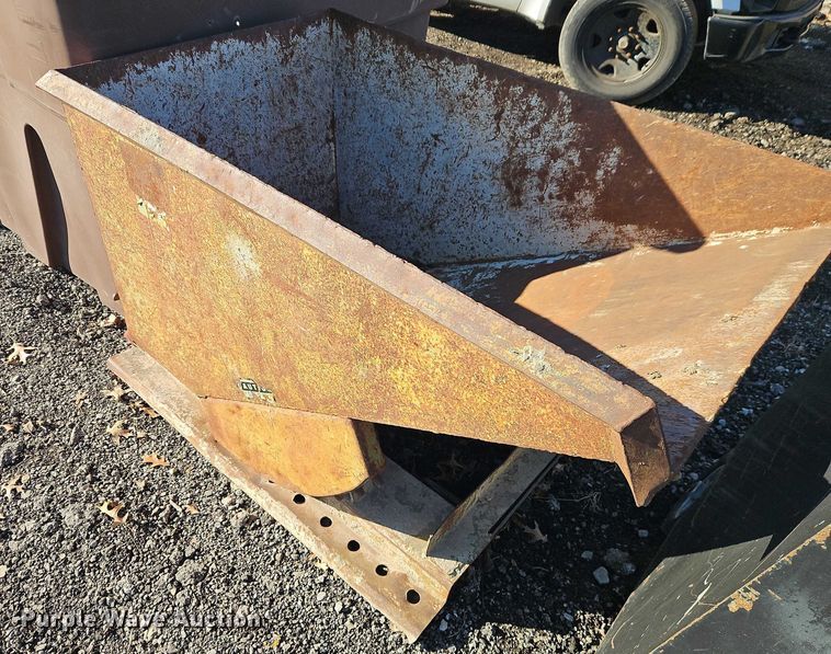 image for item EB8471 (6) dumpsters