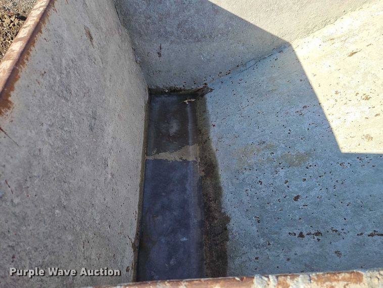 image for item EB8471 (6) dumpsters