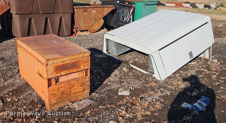 image for item EB8472 Pickup bed topper