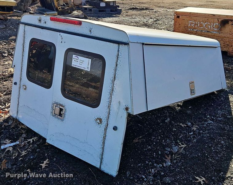 image for item EB8472 Pickup bed topper