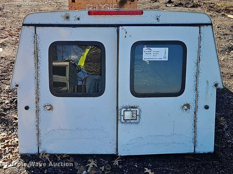 image for item EB8472 Pickup bed topper