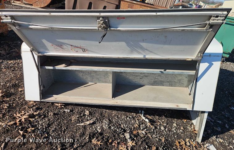 image for item EB8472 Pickup bed topper