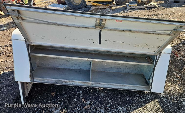 image for item EB8472 Pickup bed topper