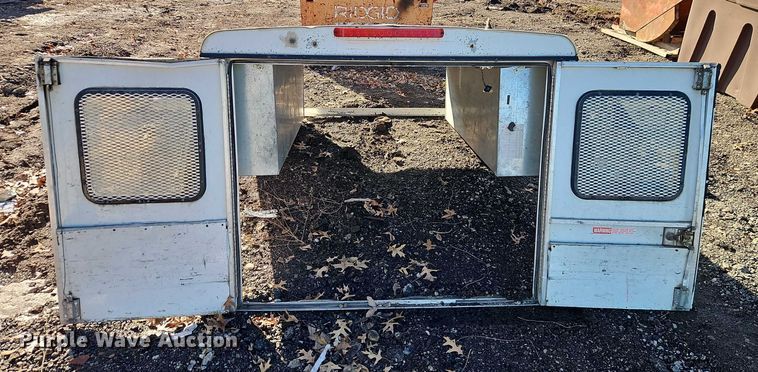 image for item EB8472 Pickup bed topper