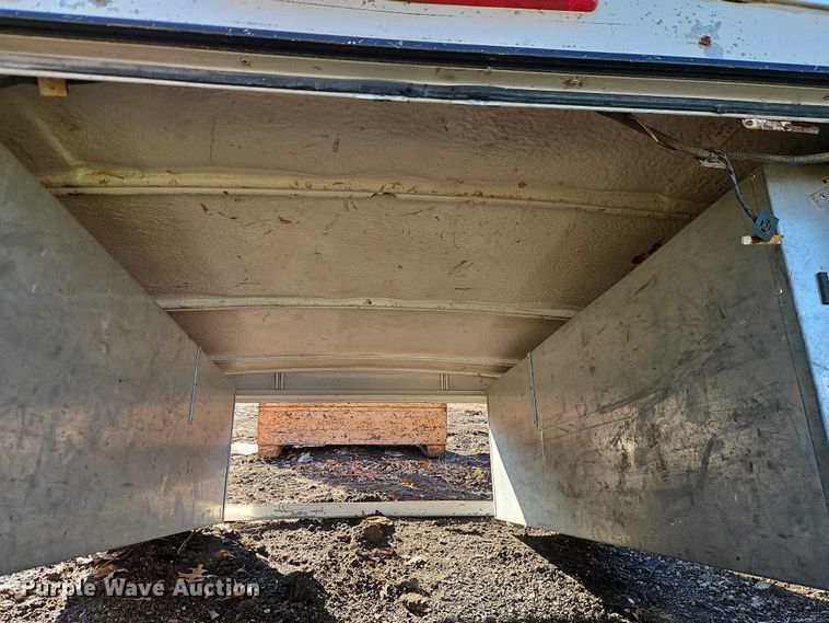 image for item EB8472 Pickup bed topper