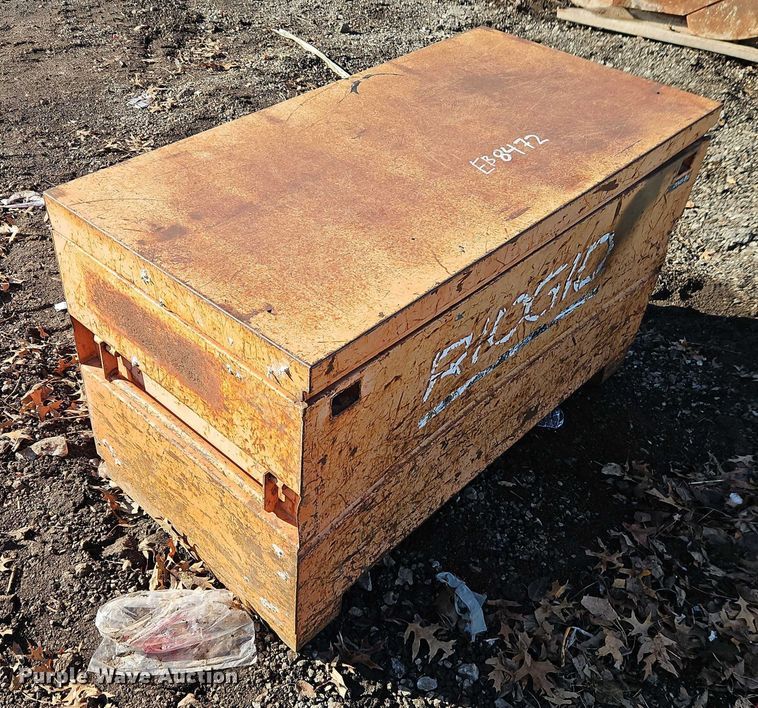 image for item EB8472 Pickup bed topper