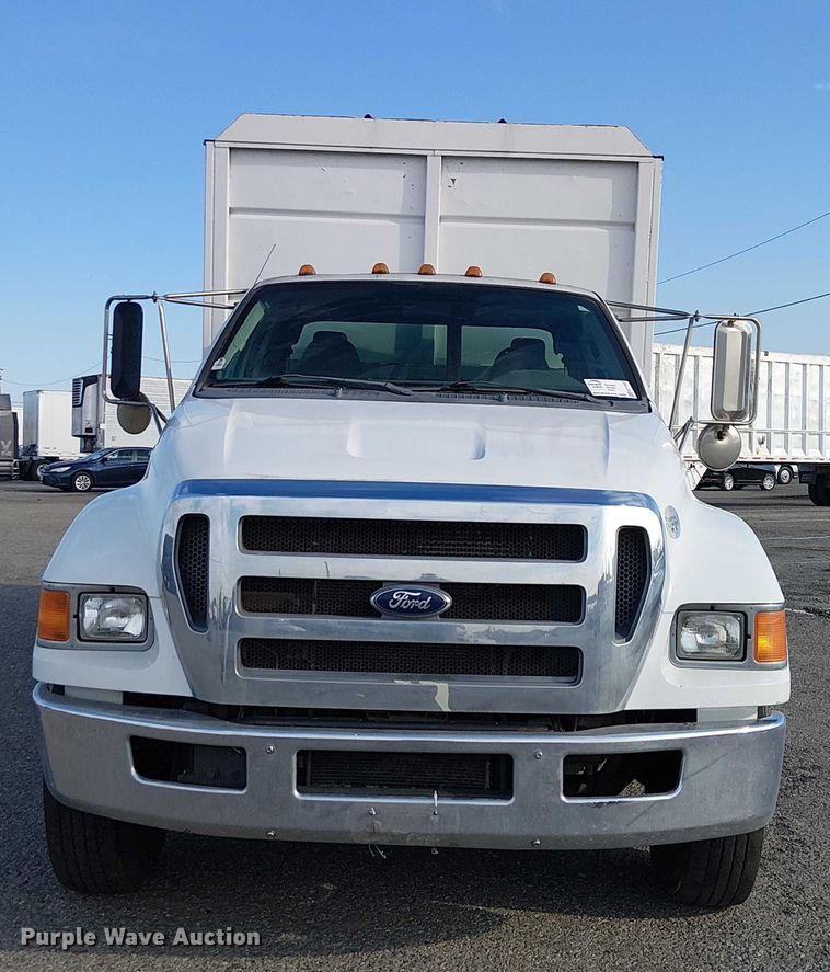 image for item EC1352 2011 Ford F650 Extended Cab chipper truck