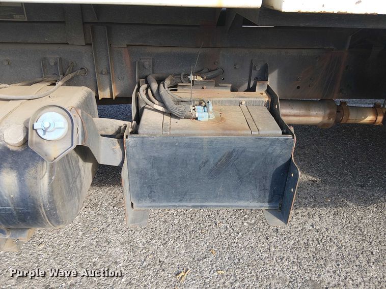 image for item EC1352 2011 Ford F650 Extended Cab chipper truck