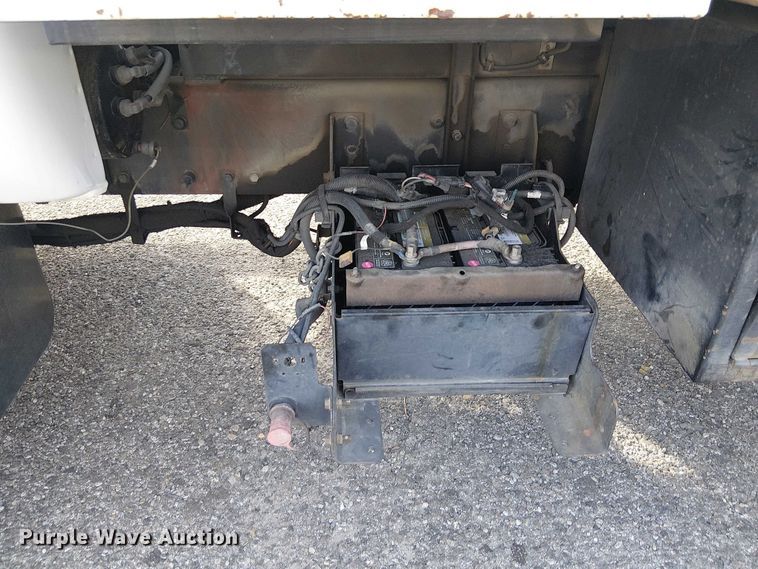 image for item EC1352 2011 Ford F650 Extended Cab chipper truck