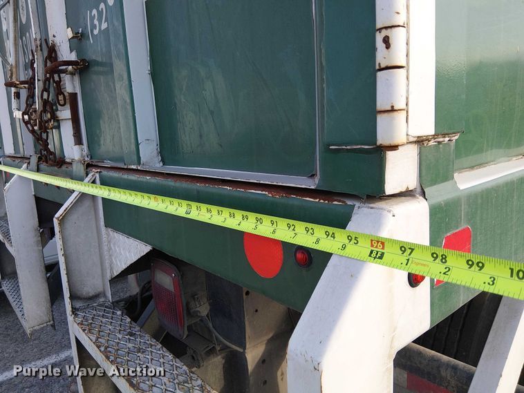 image for item EC1352 2011 Ford F650 Extended Cab chipper truck