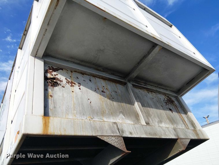 image for item EC1352 2011 Ford F650 Extended Cab chipper truck