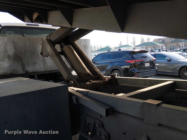 image for item EC1352 2011 Ford F650 Extended Cab chipper truck