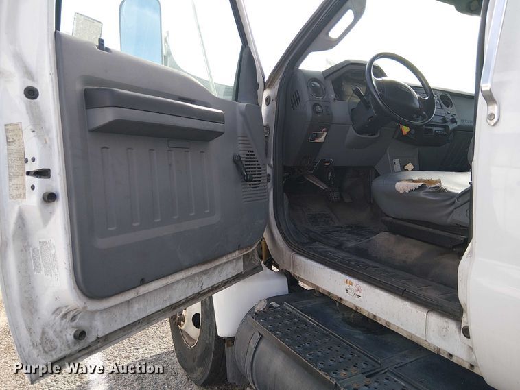 image for item EC1352 2011 Ford F650 Extended Cab chipper truck