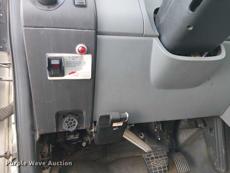 image for item EC1352 2011 Ford F650 Extended Cab chipper truck