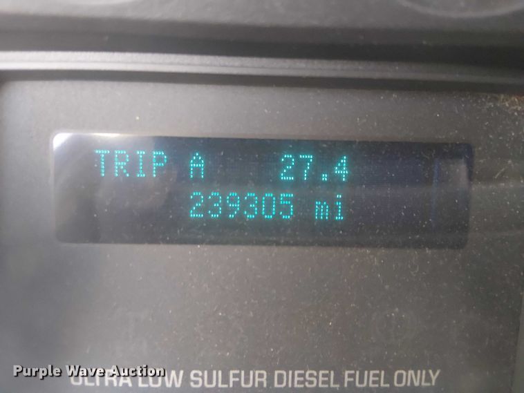 image for item EC1352 2011 Ford F650 Extended Cab chipper truck