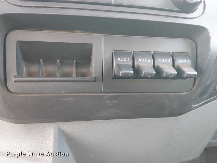 image for item EC1352 2011 Ford F650 Extended Cab chipper truck